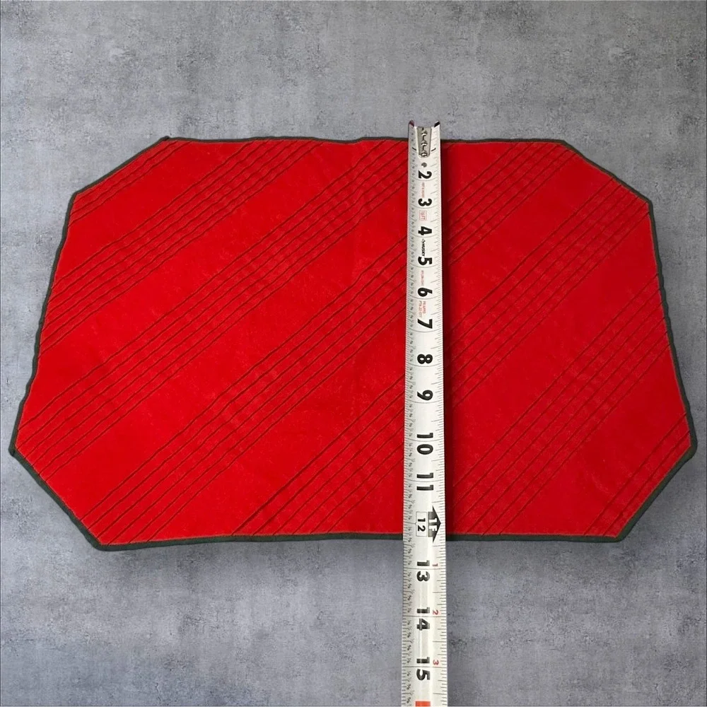 Vintage Placemats Set of 4 Red Quilted Octagon Green Trim Holiday Christmas EUC